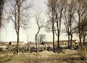 Un cimitero con nuove tombe, Reims, Marne, Francia, 1917 da Fernand Cuville